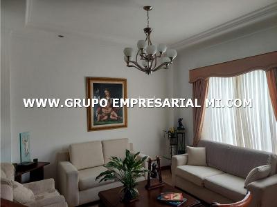 Casa de 4 alcobas en venta en La Candelaria, Medellín, 190 m² · foto 3 de 19