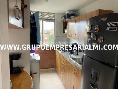 Apartamento en venta en El Poblado, Medellín · foto 3 de 14