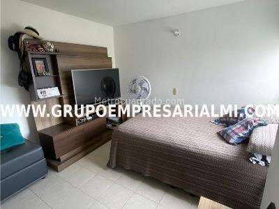 Apartamento en venta en El Poblado, Medellín · foto 5 de 14