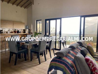 Casa de 4 alcobas en venta en El Escobero, Envigado, 2000 m² · foto 2 de 20