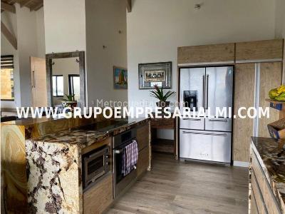 Casa de 4 alcobas en venta en El Escobero, Envigado, 2000 m² · foto 3 de 20