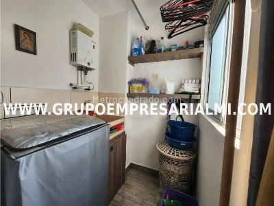 Apartamento de 2 alcobas en venta en Calle Del Banco, Sabaneta, 53 m² · foto 4 de 6