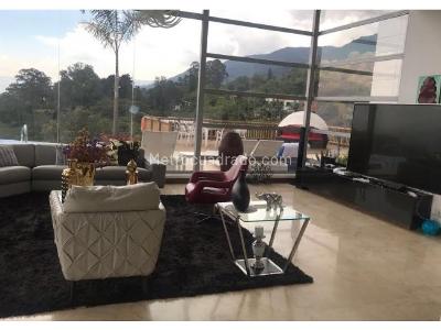Casa de 5 alcobas en venta en El Chocho, Envigado, 464 m² · foto 13 de 20
