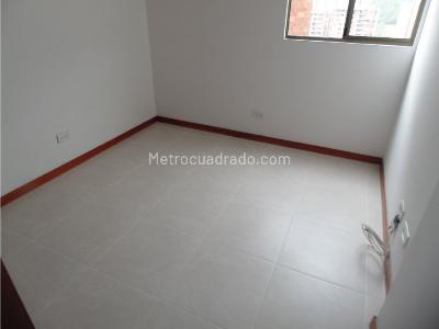 Apartamento de 3 alcobas en venta en Loma De Los Bernal, Medellín, 77 m² · foto 8 de 15