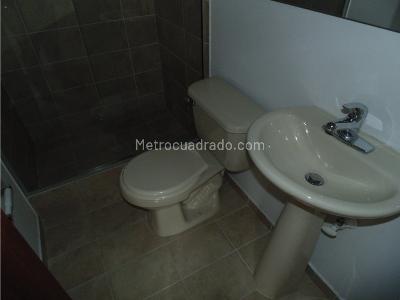 Apartamento de 3 alcobas en venta en Loma De Los Bernal, Medellín, 77 m² · foto 10 de 15