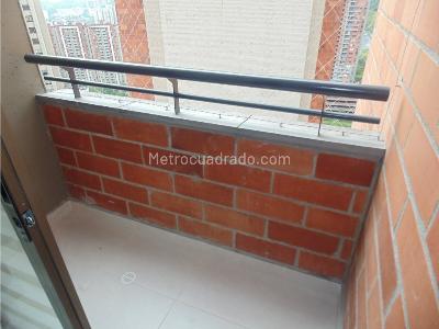 Apartamento de 3 alcobas en venta en Loma De Los Bernal, Medellín, 77 m² · foto 12 de 15