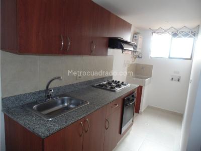 Apartamento de 3 alcobas en venta en Loma De Los Bernal, Medellín, 77 m² · foto 13 de 15