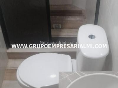 Casa de 4 alcobas en venta en Castilla, Medellín, 104 m² · foto 5 de 7