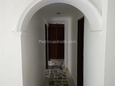 Apartamento en venta en El Poblado, Medellín · foto 3 de 14