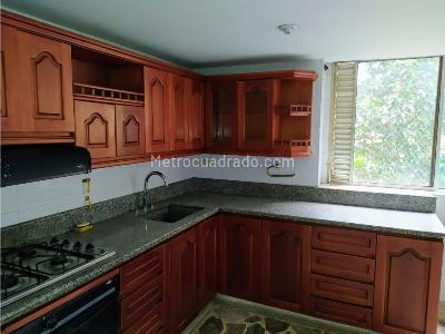 Apartamento en venta en El Poblado, Medellín · foto 8 de 14