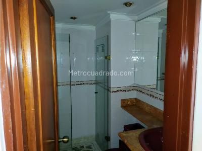Apartamento en venta en El Poblado, Medellín · foto 10 de 14