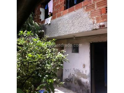 Casa de 5 alcobas en venta en Trinidad, Medellín, 230 m² · foto 11 de 12