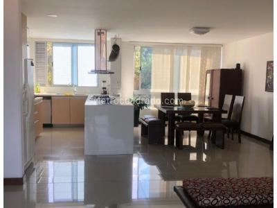 Apartamento de 4 alcobas en venta en El Poblado, Medellín, 199 m² · foto 6 de 10