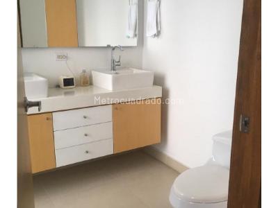 Apartamento de 4 alcobas en venta en El Poblado, Medellín, 199 m² · foto 9 de 10