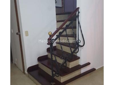 Casa de 3 alcobas en venta en Loma Del Indio, Medellín, 120 m² · foto 2 de 20