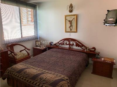 Apartamento de 4 alcobas en venta en El Poblado, Medellín, 122 m² · foto 8 de 20