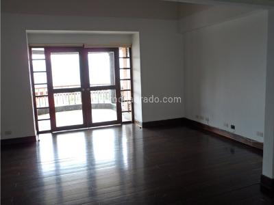 Casa de 5 alcobas en venta en El Poblado, Medellín, 792 m² · foto 2 de 20