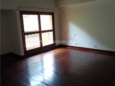 Casa de 5 alcobas en venta en El Poblado, Medellín, 792 m² · foto 3 de 20