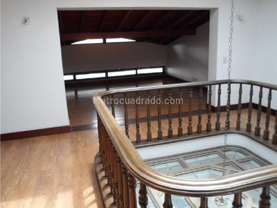 Casa de 5 alcobas en venta en El Poblado, Medellín, 792 m² · foto 9 de 20