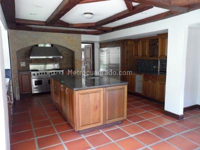 Casa de 5 alcobas en venta en El Poblado, Medellín, 792 m² · foto 13 de 20