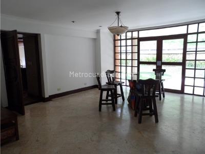 Casa de 5 alcobas en venta en El Poblado, Medellín, 792 m² · foto 17 de 20