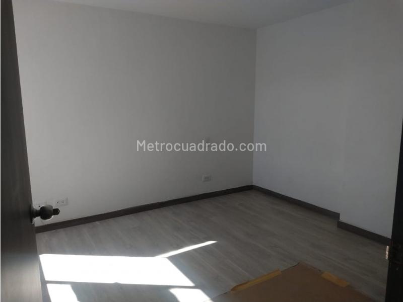 3BR Apartment in El Esmeraldal (65 m²) - 2