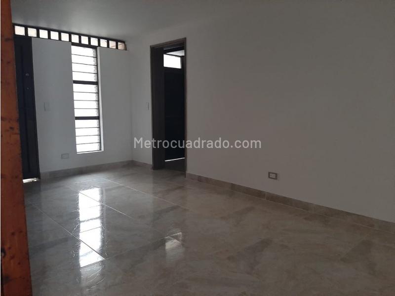 Casa amplia de 5 Alcobas en Belén Rosales - 3