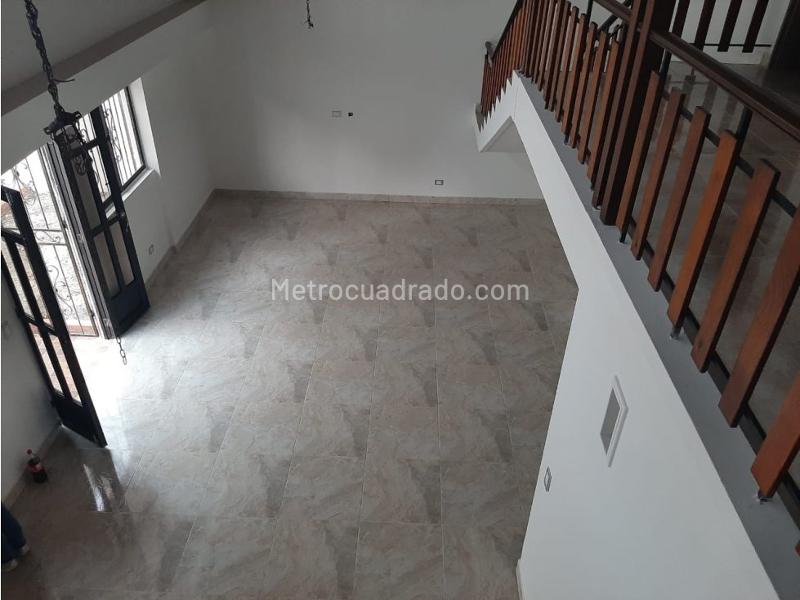 Casa amplia de 5 Alcobas en Belén Rosales - 4