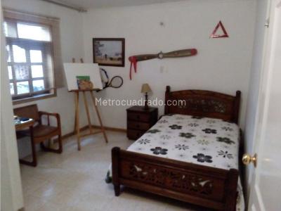 Casa de 5 alcobas en venta en Belen Malibu, Medellín, 230 m² · foto 16 de 20