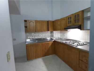 Apartamento en venta en El Carmelo, Itagüí · foto 2 de 11