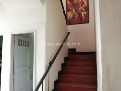Casa de 5 alcobas en venta en Villa Hermosa, Medellín, 200 m² · foto 2 de 11