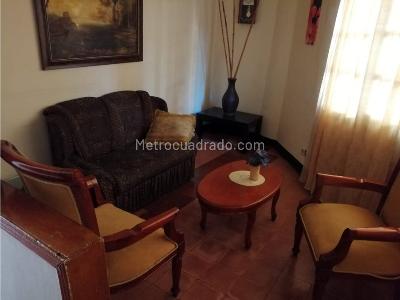 Casa de 5 alcobas en venta en Villa Hermosa, Medellín, 200 m² · foto 3 de 11