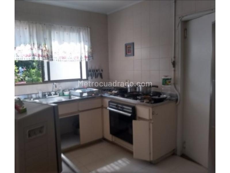 Casa de 5 Alcobas para Vivir o Negocio en Prado Centro - 5
