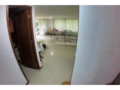 Casa de 4 alcobas en venta en Zuñiga, Envigado, 420 m² · foto 2 de 19
