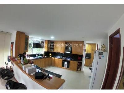 Casa de 4 alcobas en venta en Zuñiga, Envigado, 420 m² · foto 3 de 19
