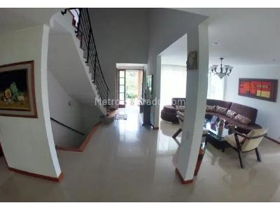 Casa de 4 alcobas en venta en Zuñiga, Envigado, 420 m² · foto 4 de 19