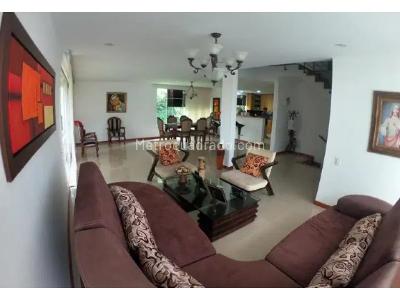 Casa de 4 alcobas en venta en Zuñiga, Envigado, 420 m² · foto 12 de 19