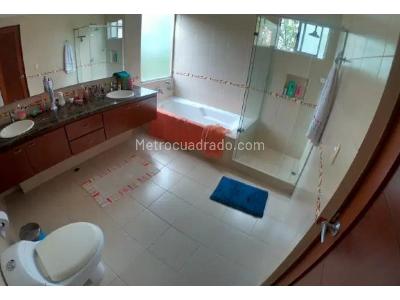 Casa de 4 alcobas en venta en Zuñiga, Envigado, 420 m² · foto 13 de 19