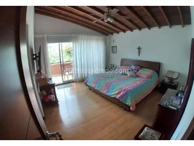 Casa de 4 alcobas en venta en Zuñiga, Envigado, 420 m² · foto 14 de 19