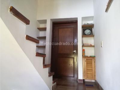 Casa de 5 alcobas en venta en Rodeo Alto, Medellín · foto 3 de 13