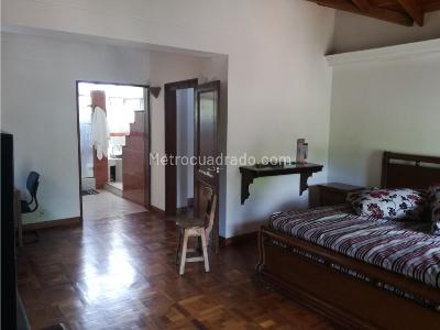 Casa de 5 alcobas en venta en Rodeo Alto, Medellín · foto 7 de 13
