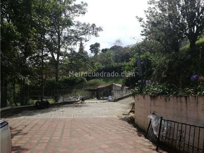 Casa de 5 alcobas en venta en Rodeo Alto, Medellín · foto 8 de 13