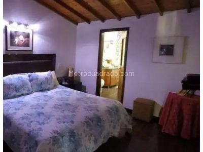 Apartamento de 4 alcobas en venta en El Poblado, Medellín, 240 m² · foto 2 de 14