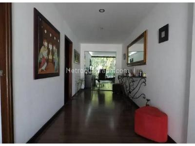 Apartamento de 4 alcobas en venta en El Poblado, Medellín, 240 m² · foto 4 de 14