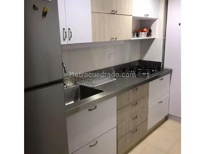Apartamento de 3 alcobas en venta en Loma De Los Bernal, Medellín, 71 m² · foto 6 de 13