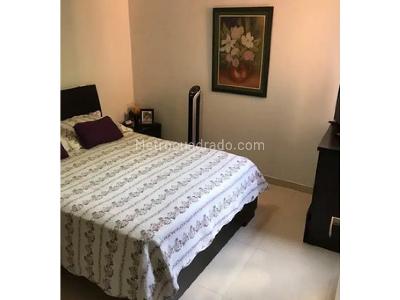 Apartamento de 3 alcobas en venta en Loma De Los Bernal, Medellín, 71 m² · foto 7 de 13