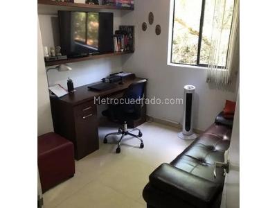 Apartamento de 3 alcobas en venta en Loma De Los Bernal, Medellín, 71 m² · foto 13 de 13