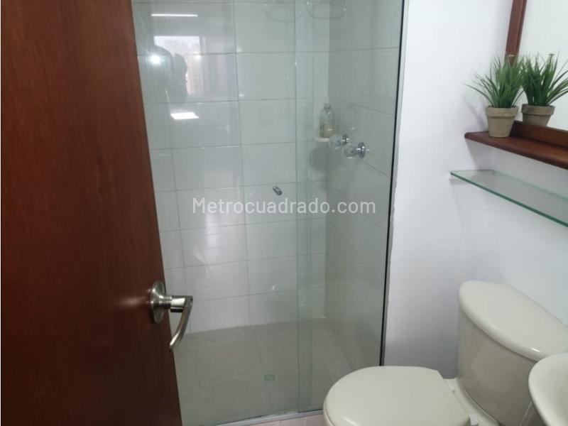 Apartamento Amoblado de 2 Alcobas con Vista Panorámica en El Poblado - 2