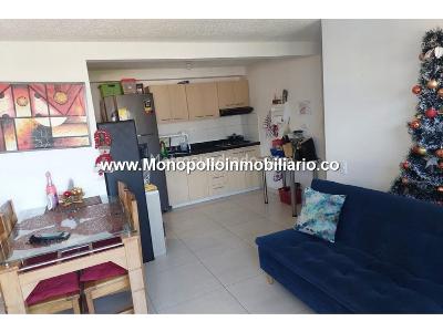 Apartamento de 3 alcobas en venta en Cabañas, Bello, 61 m² · foto 2 de 17