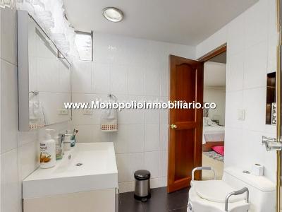 Apartamento de 3 alcobas en venta en El Tesoro, Medellín, 237 m² · foto 5 de 18
